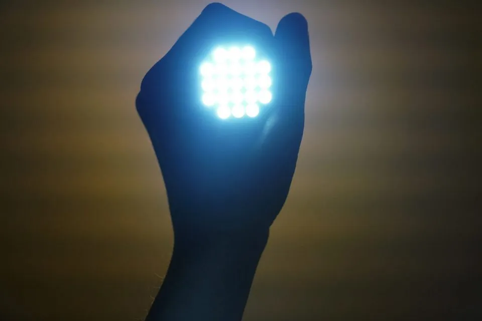 Oświetlenie LED - jakie niesie zalety oraz jaką barwę wybrać?
